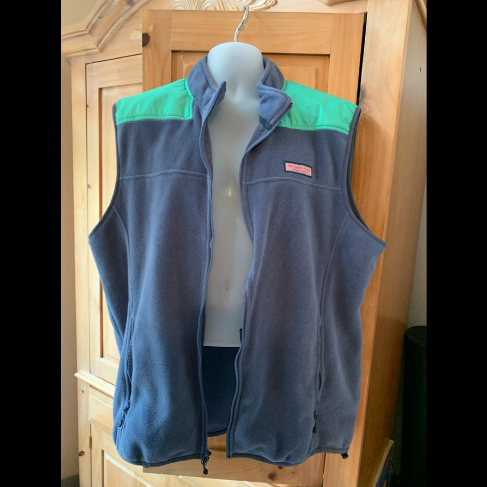 Gently worn Mens Fleece Vineyard Vines vest -XXL